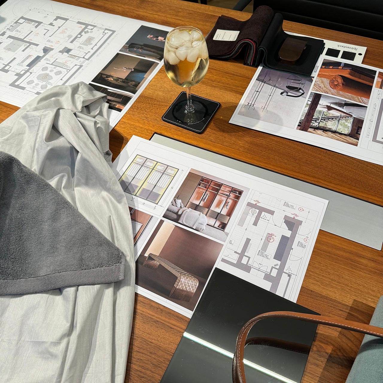 Presentation unserer Planung im Showroom Form + Funktion, Gestalltung + Oberflächen + Farbe