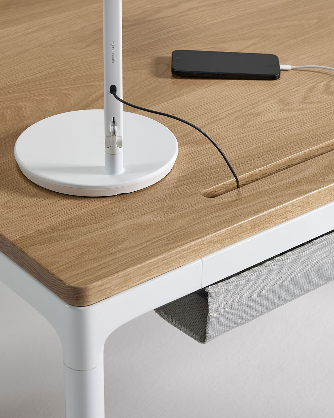 Humanscale eFloat Quattro Ergonomischer Steh-Sitz-Tisch