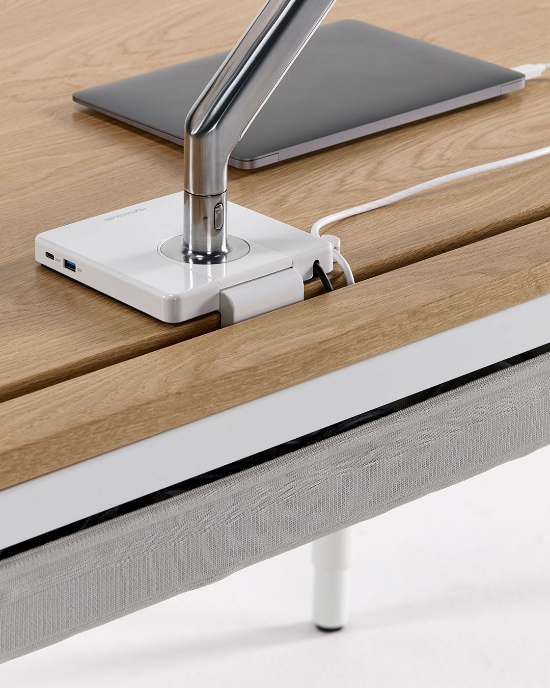 Humanscale eFloat Quattro Ergonomischer Steh-Sitz-Tisch