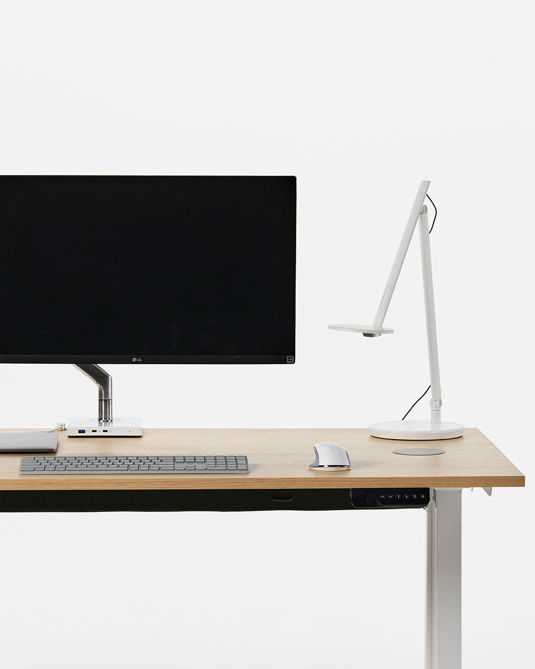 Humanscale eFloat Quattro Ergonomischer Steh-Sitz-Tisch